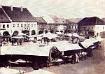 Trh na náměstí 1893